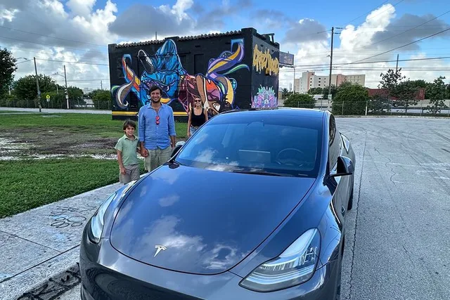 Miami City Tour in Tesla - Image 3