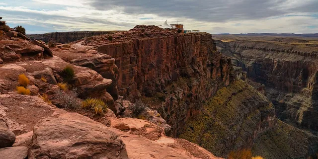 Las Vegas West Rim Helicopter Tour with Skywalk - Image 4