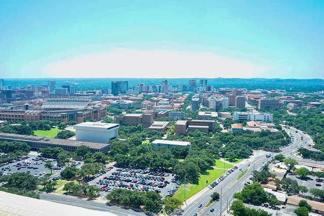 Austin Helicopter Tour Over Downtown and Lake Austin 45 min - Image 4