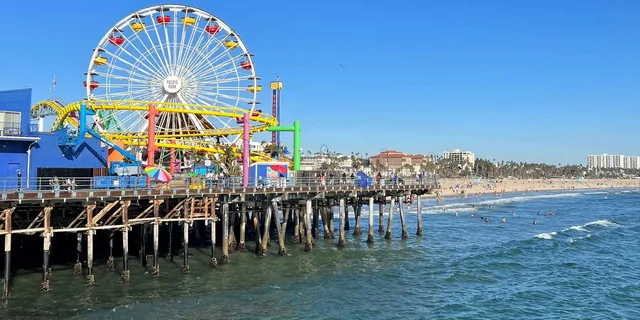 Venice Beach and Santa Monica Bike Tour in French 3.5 hr - Image 2