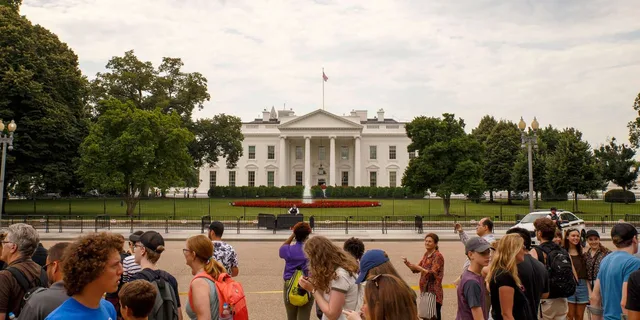 Washington DC Bus Tour with Capitol and Archives Access - Image 6