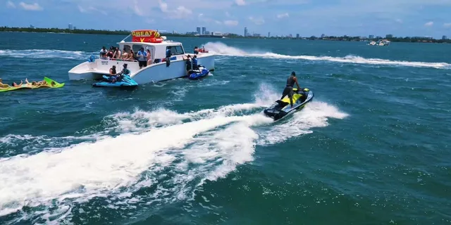 Miami Catamaran Cruise with Water Sports - Image 2