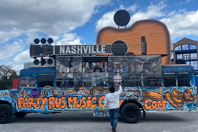 Nashville Party Bus Tour - Image 2
