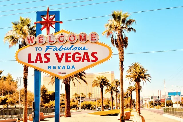 Las Vegas Designer Shopping Tour with Stylist - Image 6
