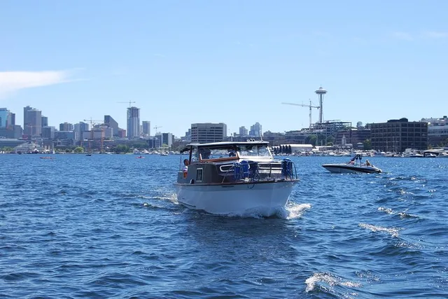 Seattle Sightseeing Cruise BYOB 1 hr - Image 1