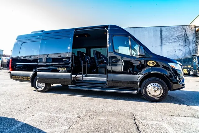 New York City Airport Group Arrival Transfer - Image 1
