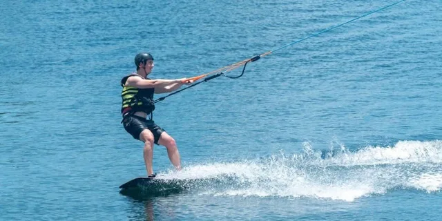 Marathon Cable Kiteboarding Session - Image 4