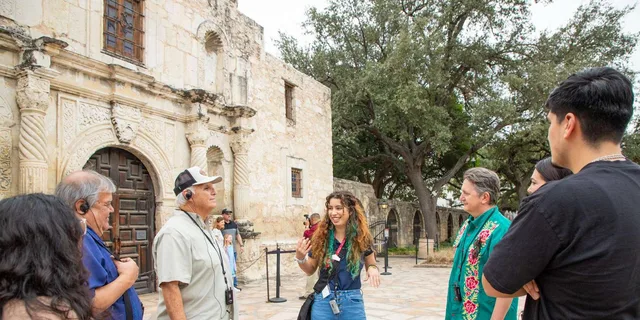 San Antonio Alamo Guided Tour in Spanish 45 Min - Image 3