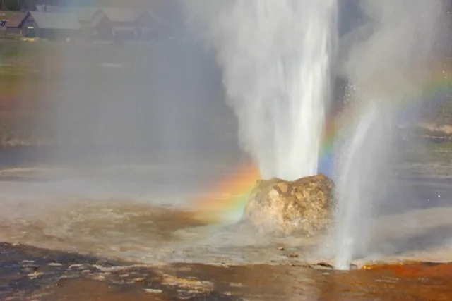 Yellowstone Old Faithful Audio Walking Tour - Image 3