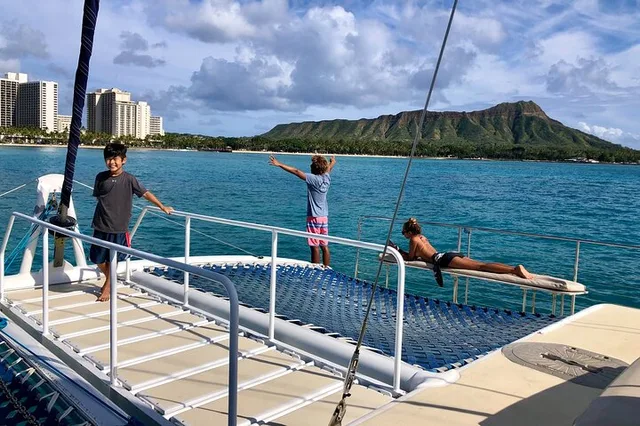 Waikiki Swim and Sail Cocktail Cruise - Image 3