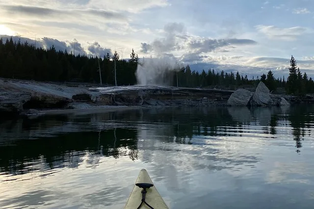 Yellowstone Lake Kayak Tour - Image 3