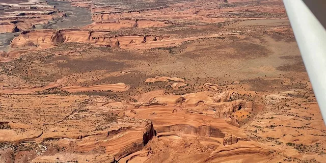 Moab Arches National Park Airplane Tour 30 min - Image 3