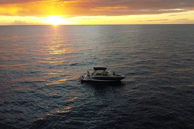 Kealakehe Sunset Cruise & Manta Night Snorkeling - Image 2
