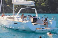 Waikiki Private Sunset Sail thumbnail 2