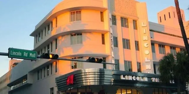 Miami Art Deco and South Beach Walking Tour - Image 2