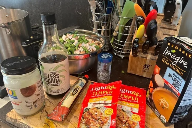 Cambridge Vegan Meal with Locals - Image 6