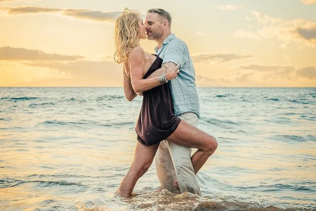 Maui Romantic Photoshoot - Image 3