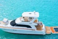 Miami Private Boat Tour with Jet Skis thumbnail 4