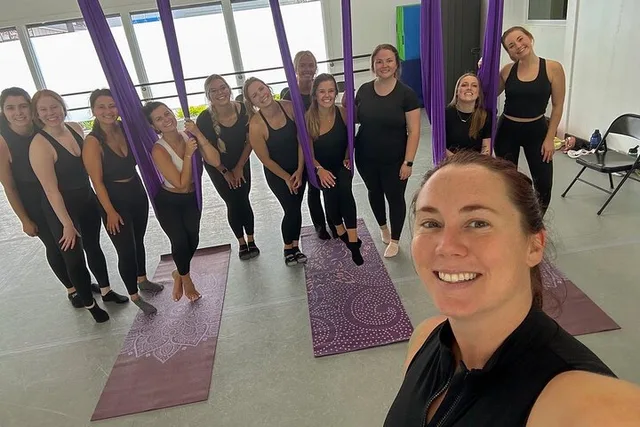 Savannah Aerial Yoga Experience 60 min - Image 4