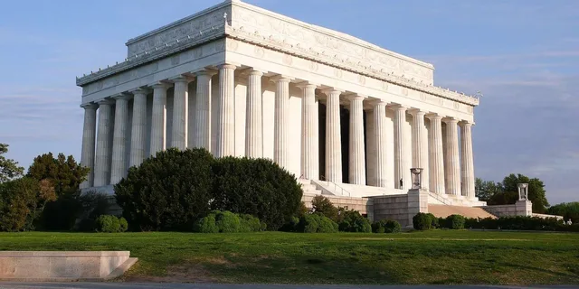 Washington DC Sightseeing Tour 4 hr - Image 2