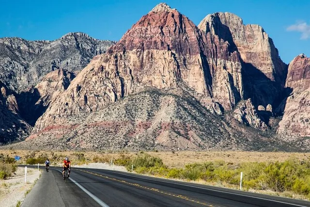 Las Vegas Red Rock Canyon and Seven Magic Mountains Tour - Image 2