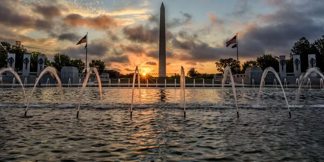 Washington DC National Mall Night Tour - Image 4