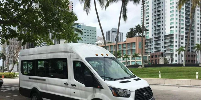 Miami Airport and Port Transfer - Image 2
