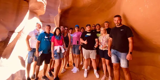 Las Vegas Antelope Canyon and Horseshoe Bend Private Tour - Image 1