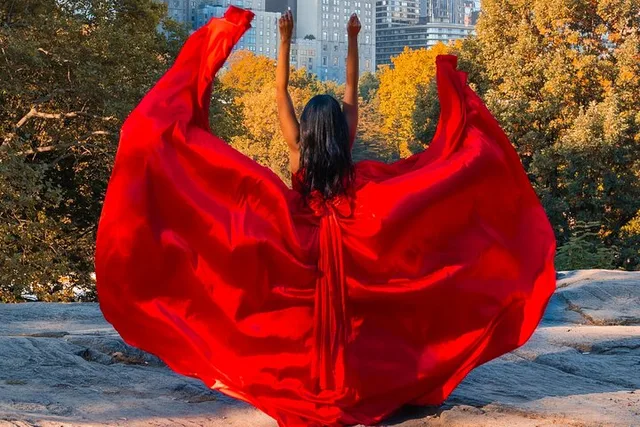 New York Flying-Dress Photoshoot - Image 1