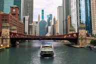 Chicago Architecture Boat Tour with Drinks thumbnail 1