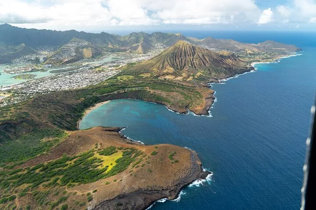 Honolulu Helicopter Tour 30 Min - Image 3