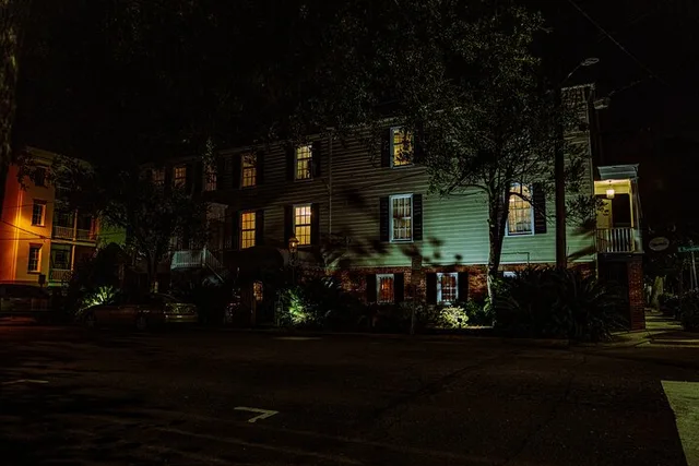Savannah Haunted Pub Crawl - Image 2