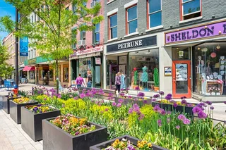 Ithaca Walking Tour in Historic Streets