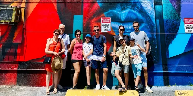 Miami Neighborhoods Walking Tour in French 3.5 hr - Image 2