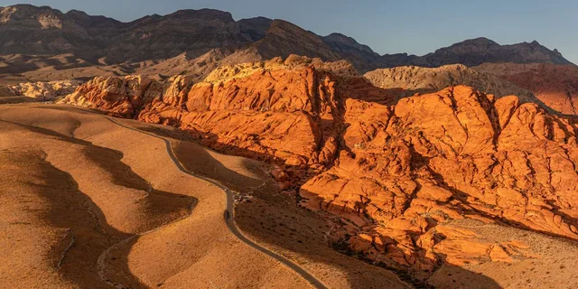 Las Vegas Red Rock Canyon Helicopter Tour with Champagne - Image 5