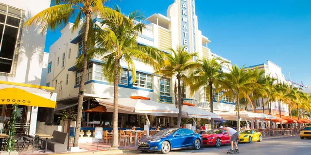 Miami South Beach Walking Tour with Lincoln Road and Espanola Way - Image 1