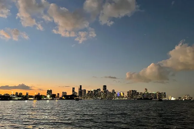 Fort Lauderdale Moon-Watch Boat Cruise - Image 4