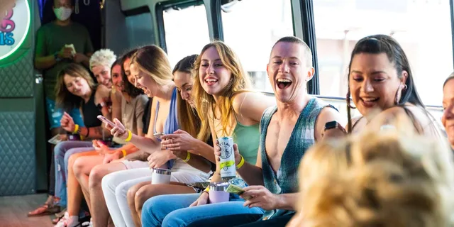 Nashville Drag Queen Party Bus Tour - Image 4
