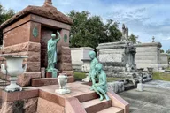 New Orleans Metairie Cemetery Tour thumbnail 5