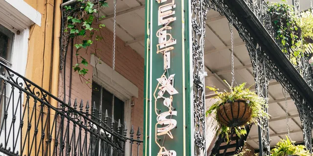 New Orleans French Quarter Food Tour - Image 5