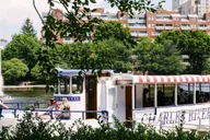 Boston Harbor and Charles River Architecture Boat Tour thumbnail 3