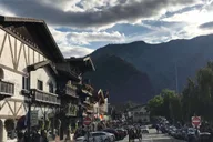 Seattle Cascade Mountains Leavenworth Day Tour thumbnail 2