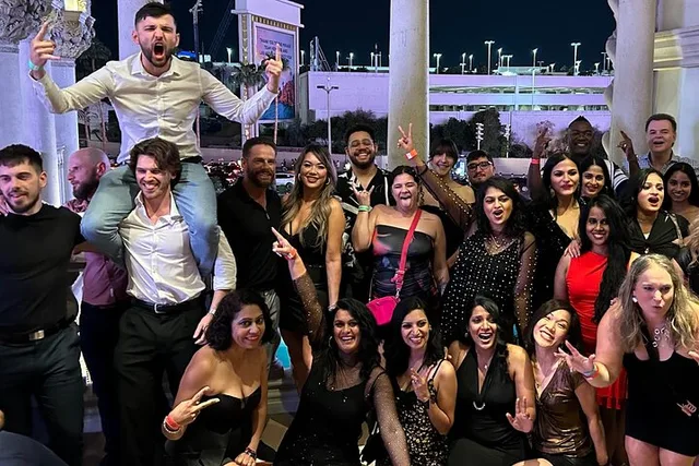 Las Vegas Club Crawl Party Bus Tour - Image 5