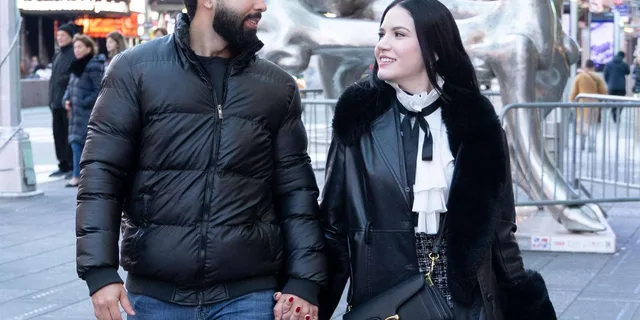 New York City Photoshoot in Times Square - Image 2