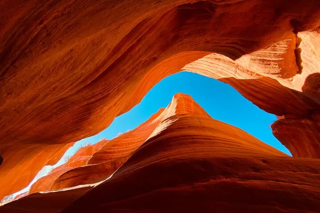 Kanab Guided Hike Peekaboo Slot Canyon - Image 2