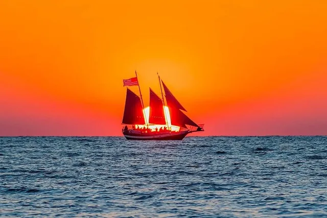St. Petersburg Sunset Sailing Experience - Image 3