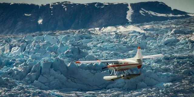 Juneau Taku Glacier Lodge Flight & Feast - Image 2