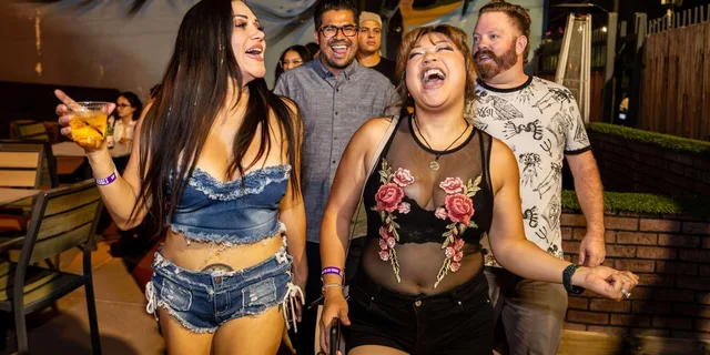 Las Vegas Arts District Bar Crawl Speakeasies & Hidden Gems 4 hr - Image 6