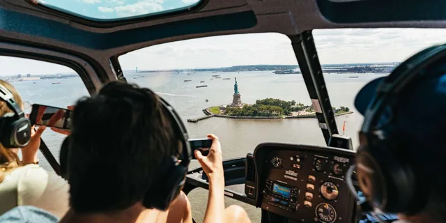 New York City Private Helicopter Tour from Westchester - Image 6