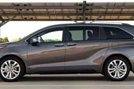 Nashville Airport to Downtown Private Transfer thumbnail 2